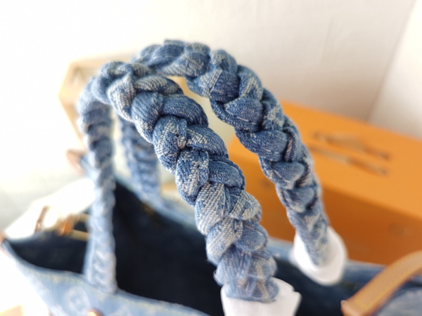 ルイヴィトンバッグ素材ディテール